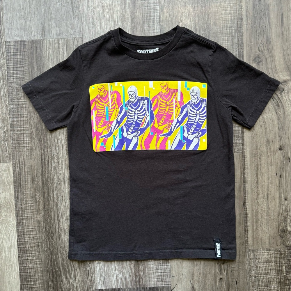 FortNite Black Tshirt Youth Boys Size M (8)